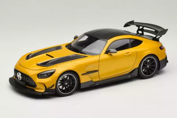 Minichamps Mercedes Amg Gt V8 Black Series 2021 1:18 110032021